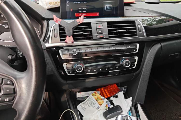 Used BMW 3 Series 2019 320Li Fashion Model Audio And AC Panel