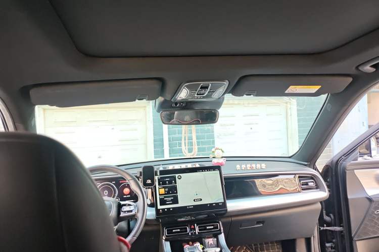 Used GAC Trumpchi GS8 2022 Linghang Series 2.0 TGDI Two-Wheel-Drive Luxury Smart Connectivity Version (7 Seats)
