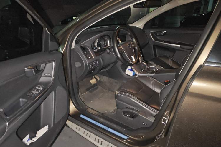 Used Volvo XC60 2017 T5 AWD Smart Range Edition