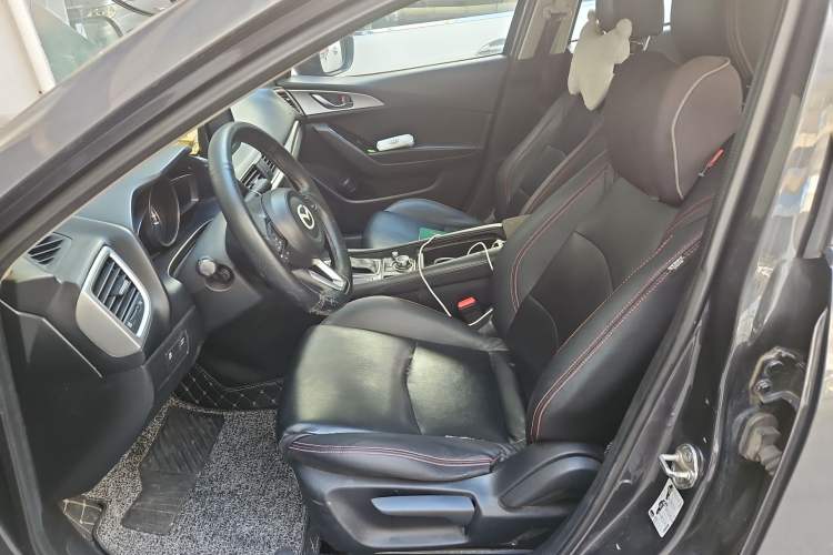 Used Mazda 3 Axela 2017 Sedan 1.5L Automatic Luxury Model Emission Standard China V Left Front Seat