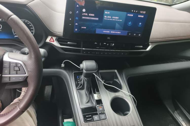 Used Toyota SIENNA 2023 2.5L Hybrid Platinum Edition Audio And AC Panel