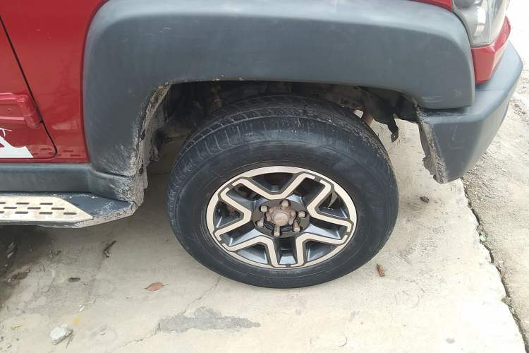 Used BAIC Off-Road BJ40 2016 2.3T Automatic Four-Wheel Drive Premium Edition Right Front Wheel Hub