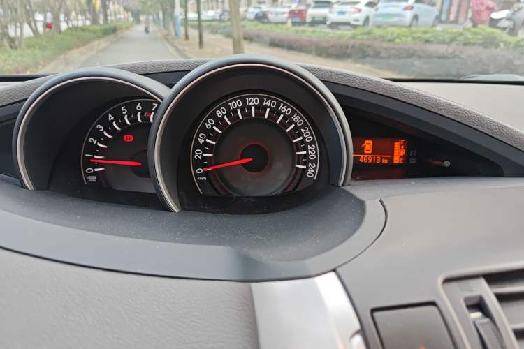 Used Toyota Verso 2014 Starlight 180E CVT Elite Edition