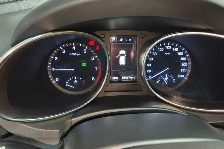 Used Hyundai Santa Fe 2017 2.4L Automatic Two-Wheel Drive Smart Version 5 Seats Instrument Cluster