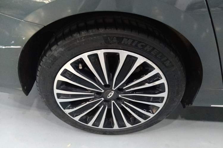 Used Chery Fengyun A8L 2025 1.5 TGDI 145 km Luxury Version