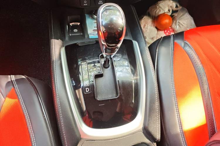 Used Nissan X-Trail 2019 2.0L CVT Comfort Edition 2WD Gear Lever