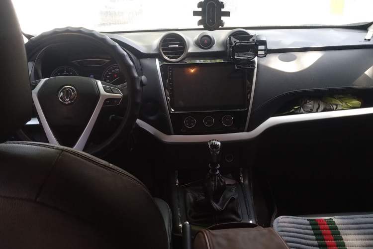 Used Dongfeng Ruichi 6 2020 2.3T Manual Two-Wheel Drive Diesel Standard Version China VI Emission Standard with Long Cargo Bed M9T Center Console