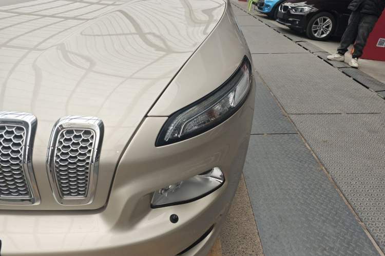 Used Jeep Cherokee 2017 2.4L Professional Smart Edition
