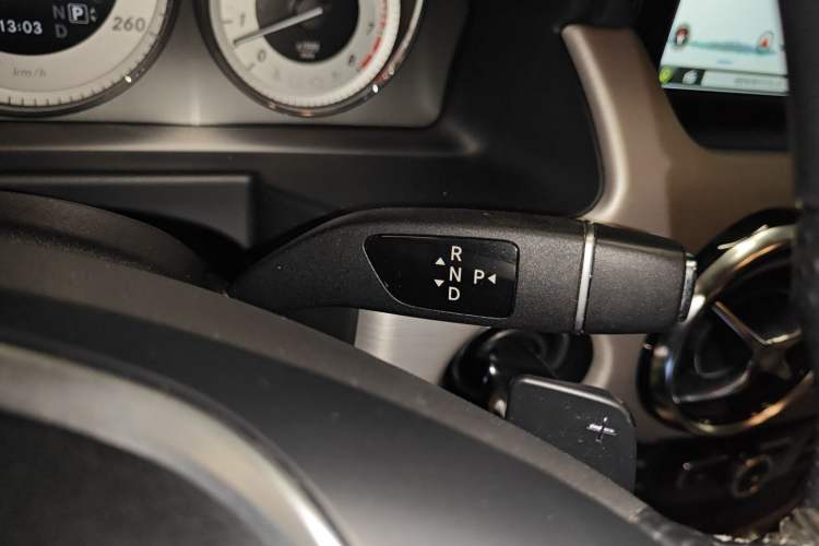 Used Mercedes-Benz GLK-Class 2013 GLK 300 4MATIC Dynamic Sunroof Model
