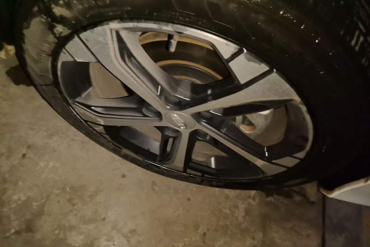 Used Geely Auto Emgrand L 2022 1.4T CVT Ultimate Model Right Front Wheel Hub