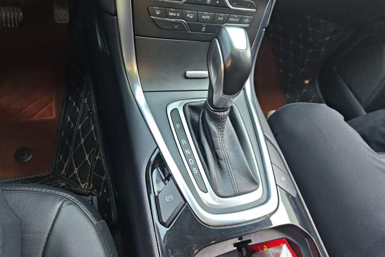 Used Ford Edge 2018 EcoBoost 245 Two-Wheel-Drive Titanium 7-Seater China V Standard