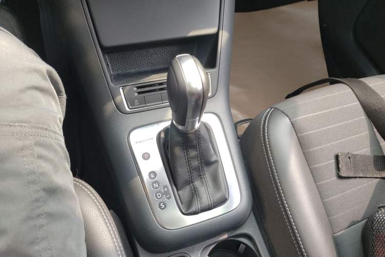 Used Volkswagen Tiguan 2016 300TSI Automatic All-Wheel Drive Fashion Vision Edition Gear Lever