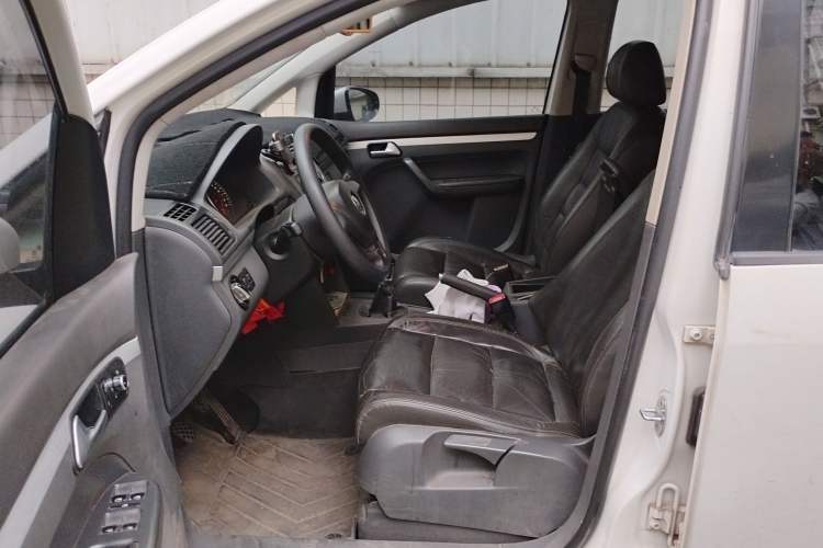 Used Volkswagen Touran 2013 1.4T Manual Comfort Edition 5-Seater Driver Seat