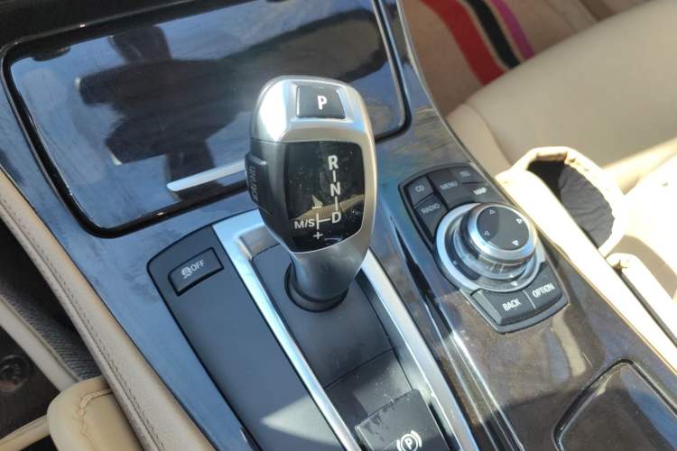 Used BMW 5 Series 2012 523Li Luxury Model