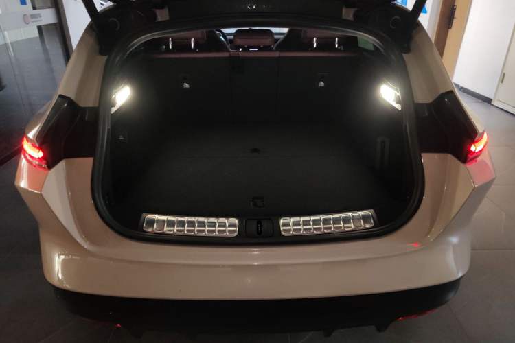 Used Nio ET5T 2023 100kWh Touring Trunk