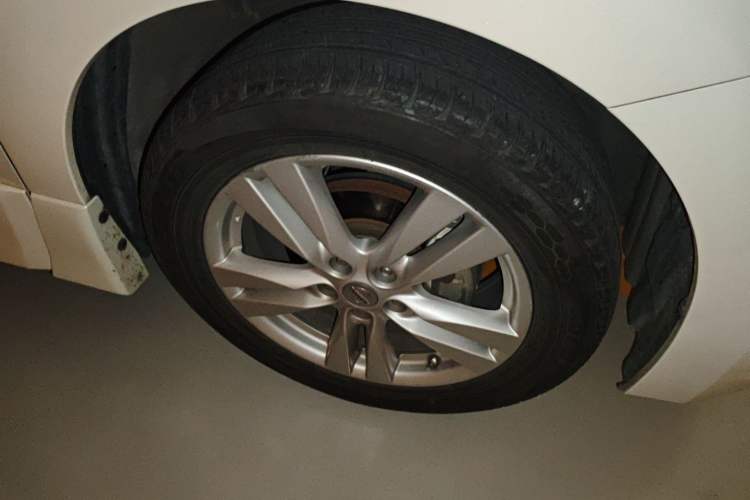 Used Nissan Quest 2015 3.5L SL Right Front Wheel Hub