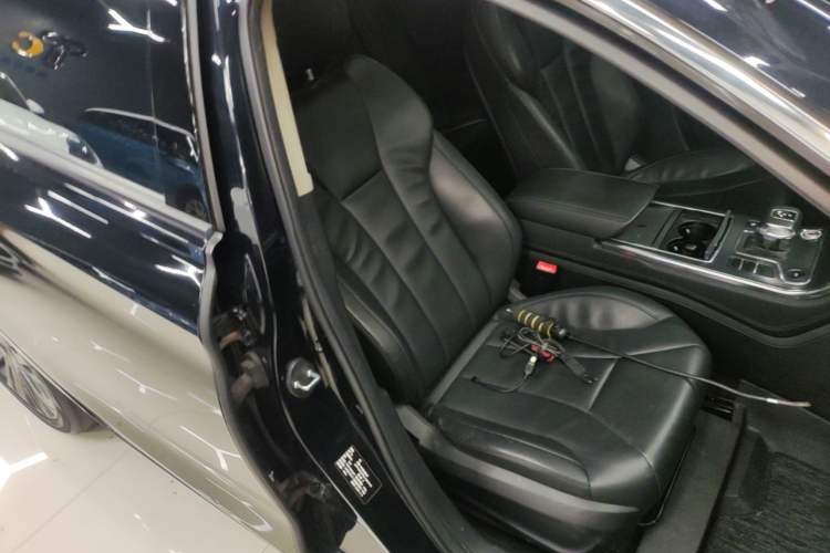 Used Hongqi H5 2020 1.5T DCT Flagship Edition Right Front Seat