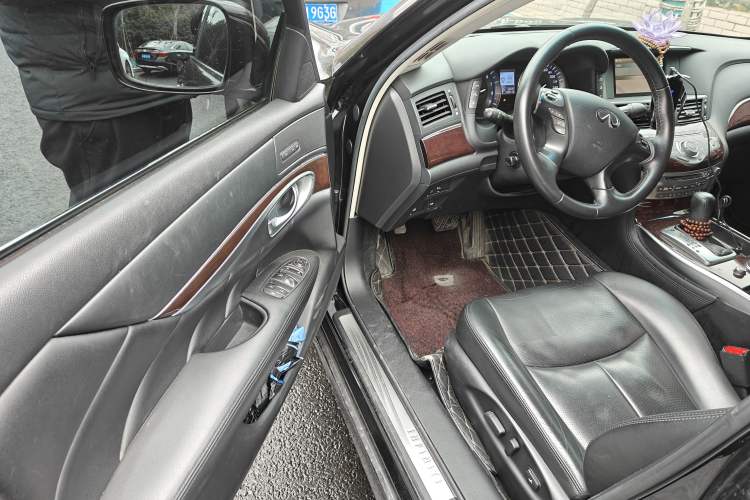 Used Infiniti Q70 2013 Q70L 2.5L Comfort Edition
