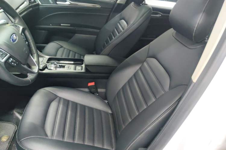 Used Ford Mondeo New Energy 2018 2.0 PHEV Smart-Controlled Fashion Edition China VI Standard
