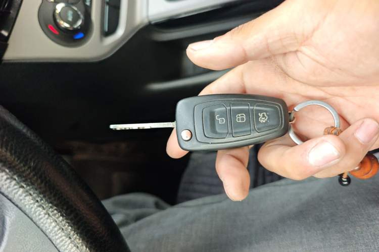 Used Ford Focus 2012 Sedan 1.6L Manual Fashion Edition Vehicle Key