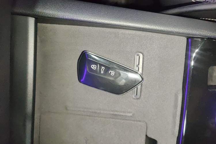 Used Volkswagen Tayron 2025 Tiguan L 380TSI 4Motion Luxury Easy Package