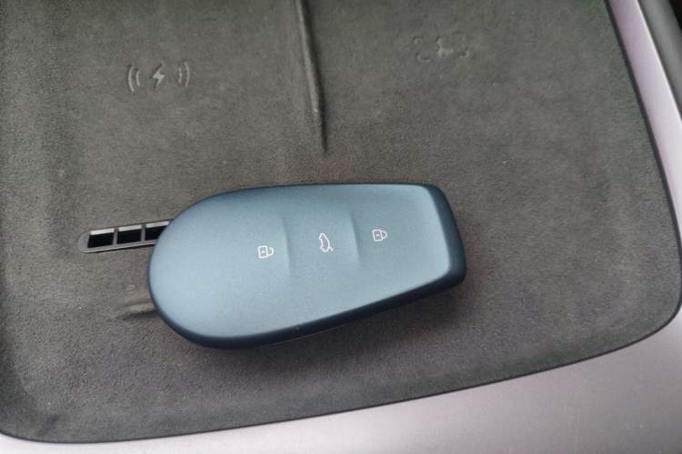 Used Nissan N6 2026 Model 180 Max Interior 1