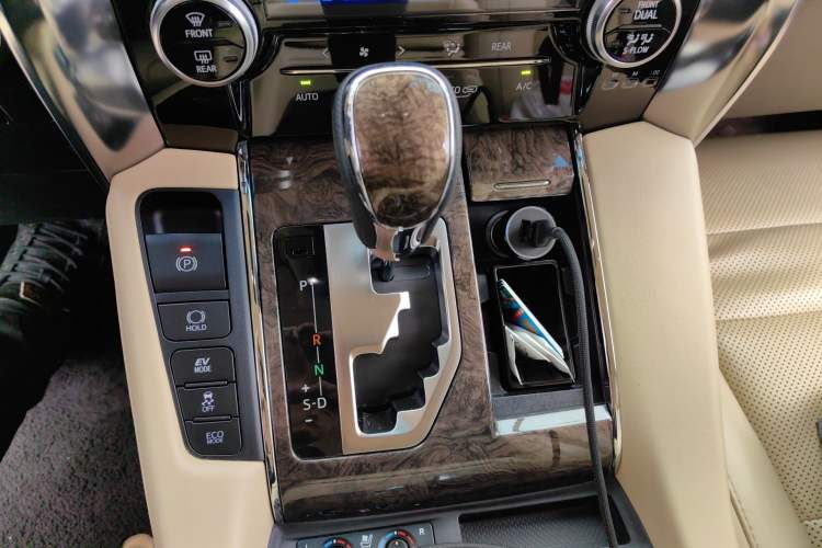 Used Toyota Vellfire 2019 Dual-Engine 2.5L HV Prestige Edition Gear Lever