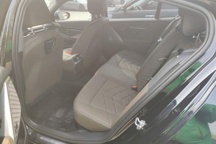 Used BMW 5 Series 2024 525Li Luxury Package
