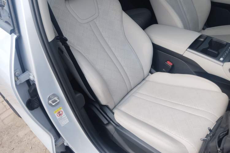 Used BYD Yuan UP 2025 Intelligent Driving Version 401 km Leading Edition Right Front Seat