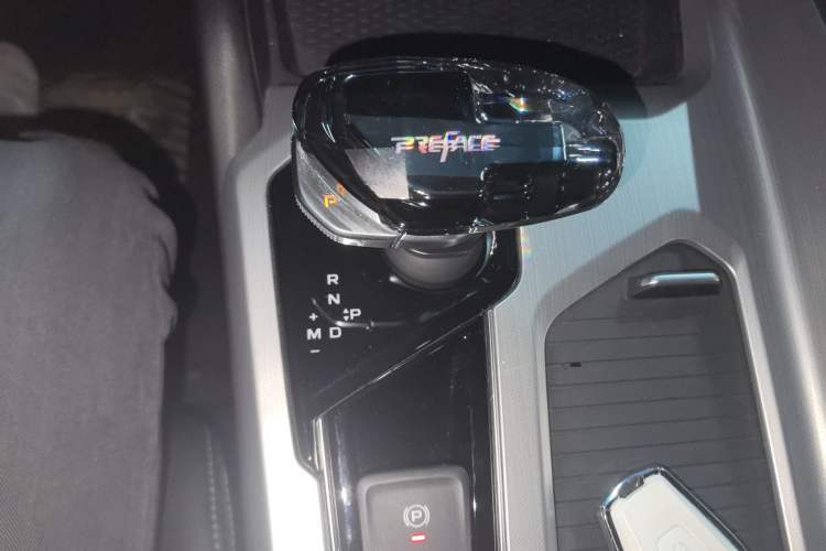 Used Geely Auto Preface 2023 2.0TD "Only This Verdant Green" Edition Gear Lever