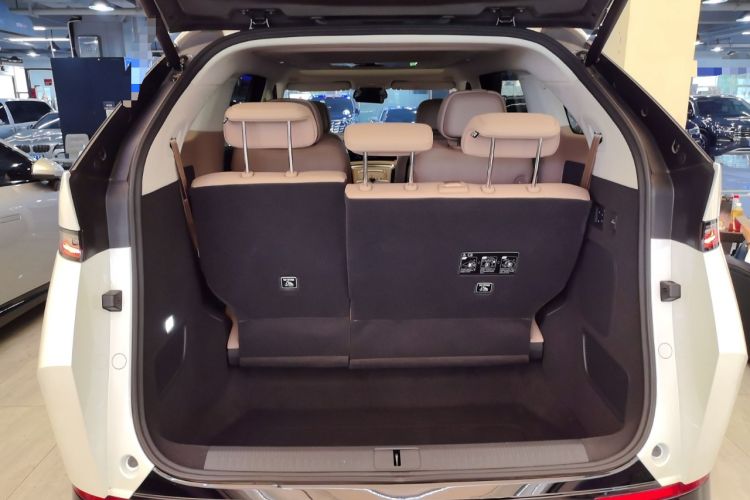 Used XPeng X9 2025 740 Ultra-Long Range Max Trunk