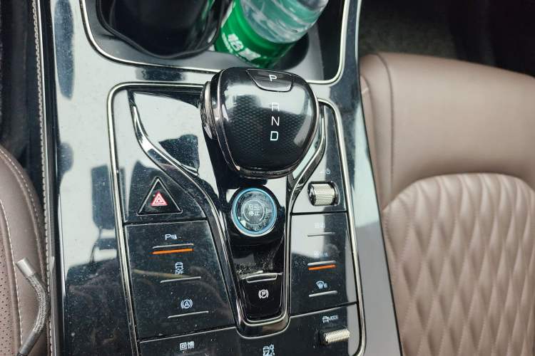 Used BYD Han 2023 EV Champion Edition 605KM Front-Drive Premium Model Gear Lever