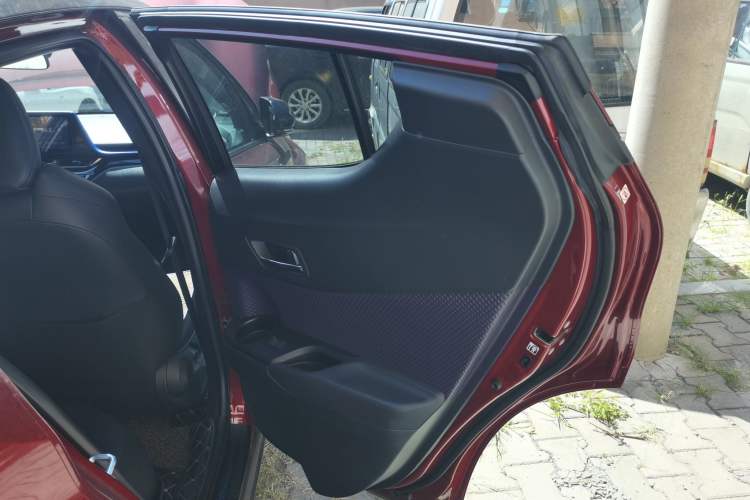 Used Toyota IZOA 2018 2.0L Yichi Edition China V Standard