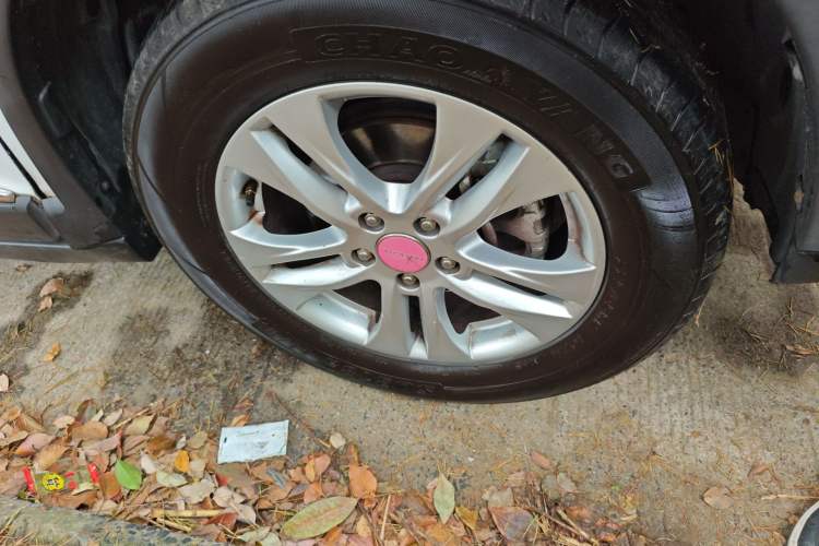 Used Haval H6 2014 Sport Version 1.5T Manual Two-Wheel Drive Elite Edition Right Front Wheel Hub