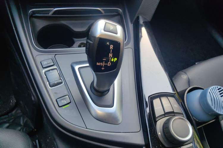 Used BMW 3 Series 2017 320Li Fashion Model Gear Lever