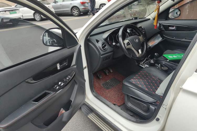 Used HYOSOW S3 2014 1.5L Comfort Version China IV Emission Standard