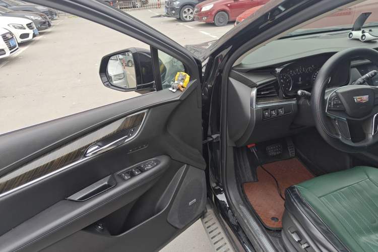 Used Cadillac XT5 2018 25T Luxury Model