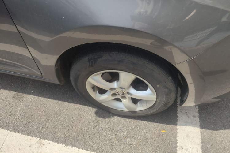 Used Skoda Rapid 2013 1.6L Manual Enjoyment Model