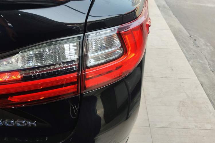 Used Lexus ES 2015 300h Comfort Edition
