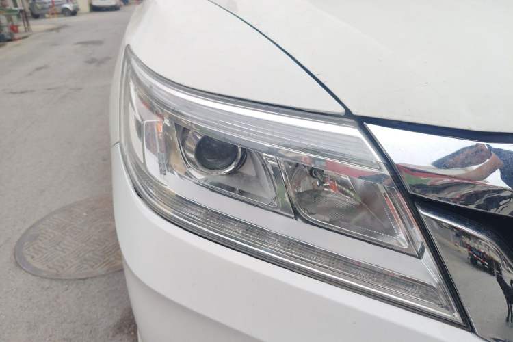 Used Honda Crider 2013 1.8L automatic luxury edition Right Front Headlight
