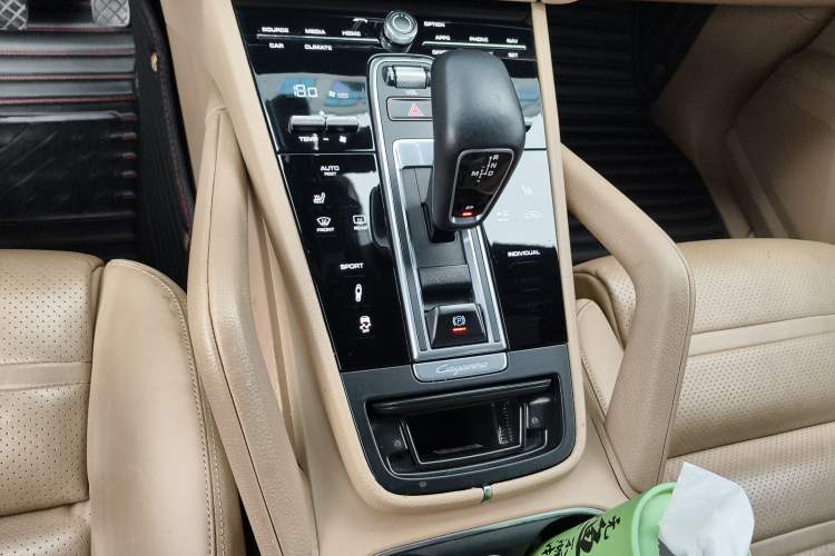 Used Porsche Cayenne 2018 Cayenne 3.0T Gear Lever