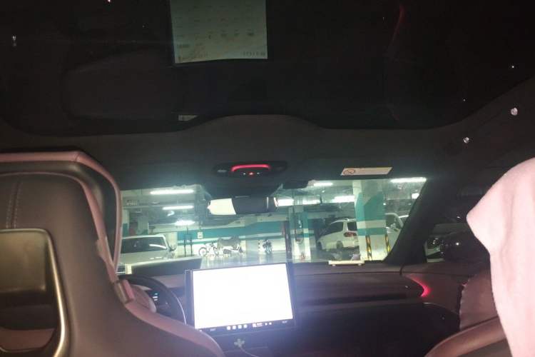 Used Xiaomi Auto SU7 2024 Four-Wheel Drive Ultra-Long Range Advanced Intelligent Driving Max Edition