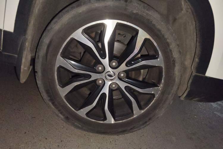 Used FORTHING Joyear X5 2017 Jingxiang Series 1.5T CVT Luxury Model Right Front Wheel Hub