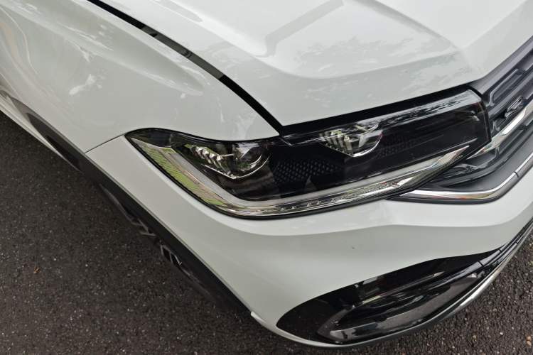 Used Volkswagen Tacqua 2021 280TSI DSG R-Line Connected Version
