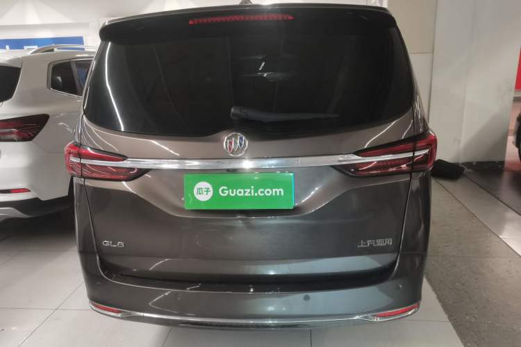 Used Buick GL8 2023 Facelifted Land Cruiser Executive Luxury Version
