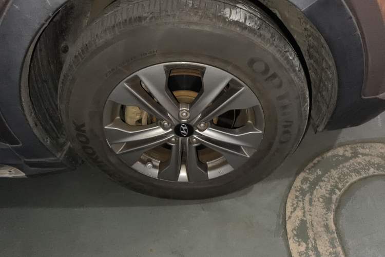 Used Hyundai Santa Fe 2013 2.4L Automatic 4x4 Smart Version