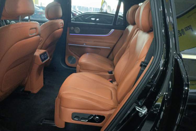 Used Hima AITO M9 2025 Extended-Range Max Version 52 kWh 6-Seater Edition Left Rear Seat