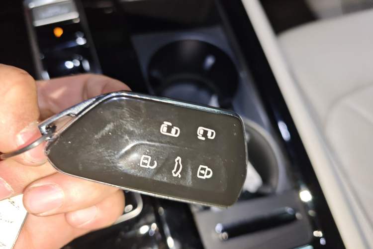 Used Volkswagen Viloran 2022 380TSI Prestige Edition
