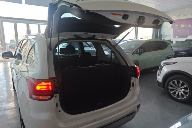 Used Mitsubishi Outlander 2021 2.4L 4x4 Zhi Xiang Edition 7 Seats
