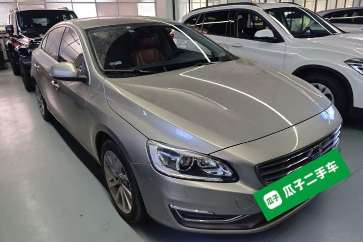Used Volvo S60 2015 S60L 2.0T Zhiyuan Edition
